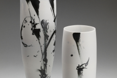 Porzellanunikate-zwei-Gefaesse-Karin-Bablok-H-ca-52cm-43cm-2013-Foto-M.-Wurzbach